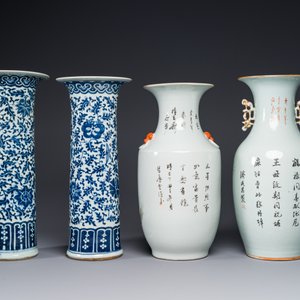 A pair of Chinese blue and white vases and two qianjiang cai vases, 19/20th C. — 照片 3