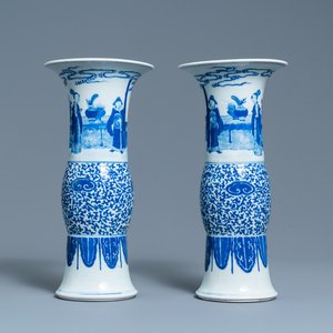 A pair of Chinese blue and white vases, Guangxu — 照片 1