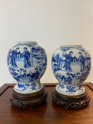 A pair of Chinese blue and white vases, Kangxi — 照片 1
