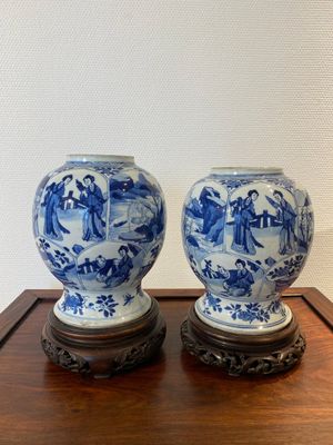 A pair of Chinese blue and white vases, Kangxi — 照片 3