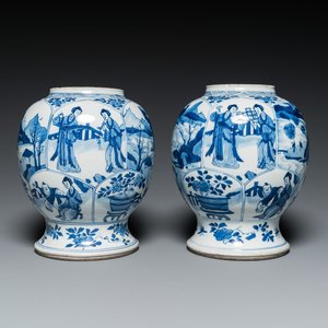 A pair of Chinese blue and white vases, Kangxi — 照片 1