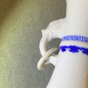 A pair of Chinese blue and white vases with elephant handles, Kangxi — photo 18