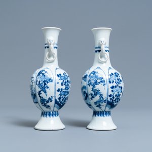 A pair of Chinese blue and white vases with elephant handles, Kangxi — photo 4
