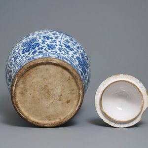A pair of Chinese blue and white vases with faience replacement covers, Kangxi — photo 6