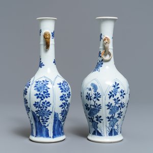 A pair of Chinese blue and white vases with parcel-gilt handles, Kangxi — 照片 4