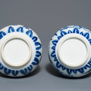 A pair of Chinese blue and white with cafe-au-lait triple gourd vases, Kangxi — 照片 6