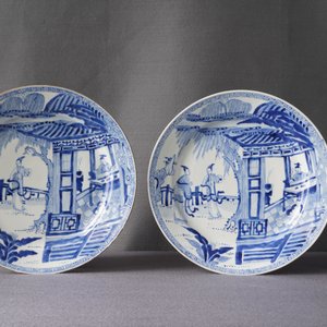 A pair of Chinese blue and white 'Xi Xiang Ji' dishes, Yongzheng — photo 3