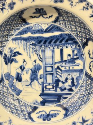 A pair of Chinese blue and white 'Xi Xiang Ji' plates, Yongzheng — photo 2