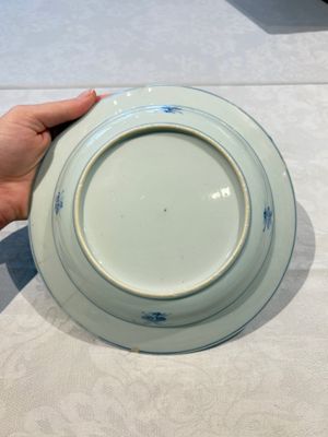 A pair of Chinese blue and white 'Xi Xiang Ji' plates, Yongzheng — photo 3