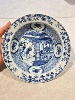 A pair of Chinese blue and white 'Xi Xiang Ji' plates, Yongzheng — photo 5