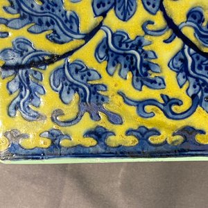 A pair of Chinese blue and white yellow-ground vases, 19th C. — 照片 19