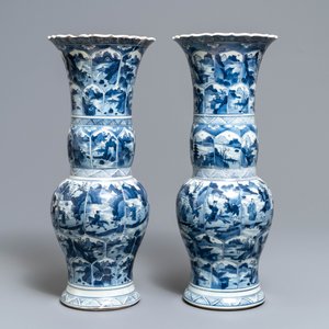 A pair of Chinese blue and white yenyen vases with figures in landscapes, Kangxi — photo 3