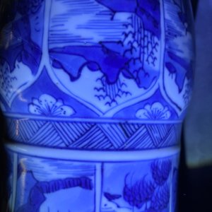 A pair of Chinese blue and white yenyen vases with figures in landscapes, Kangxi — photo 10