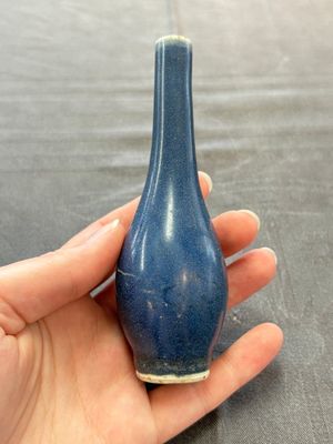 A pair of Chinese blue-glazed 'Hatcher Cargo' shipwreck bottle vases with incised dragons, Transitional period — 照片 3