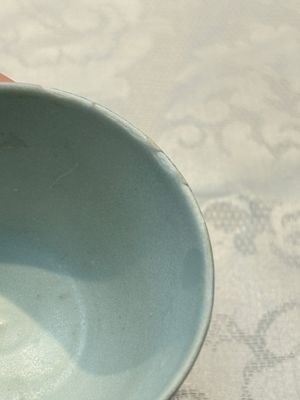 A pair of Chinese blue-glazed 'Hatcher Cargo' vases with incised dragons and a stem cup, Transitional period — photo 6