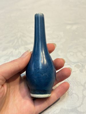 A pair of Chinese blue-glazed 'Hatcher Cargo' vases with incised dragons and a stem cup, Transitional period — photo 9