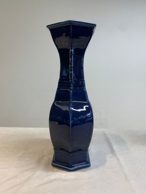 A pair of Chinese blue-glazed vases with handles, Qianlong — photo 5