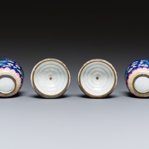 A pair of Chinese blue-ground Canton enamel covered bowls on stands, Qianlong — photo 9