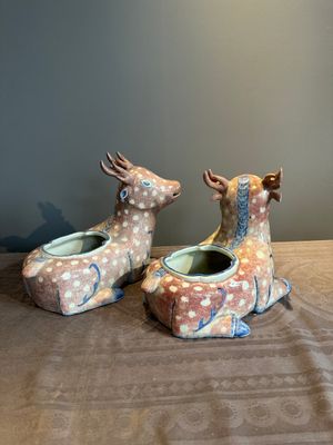 A pair of Chinese blue, white and copper-red stag-shaped jardinières, 19th C. — photo 2