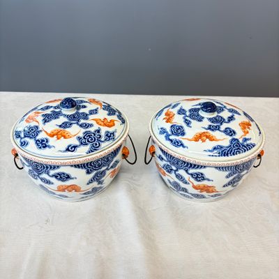 A pair of Chinese blue, white and iron-red 'Hong Fu Qi Tian 洪福齊天' warming bowls and covers — photo 2