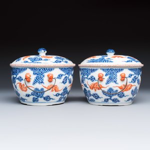 A pair of Chinese blue, white and iron-red 'Hong Fu Qi Tian 洪福齊天' warming bowls and covers — photo 5