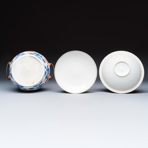 A pair of Chinese blue, white and iron-red 'Hong Fu Qi Tian 洪福齊天' warming bowls and covers — photo 9
