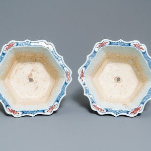 A pair of Chinese blue, white and underglaze red jardinières, 18/19th C. — 照片 6