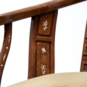 A pair of Chinese bone-inlaid hongmu chairs with dragons and phoenixes design, 20th C. — photo 12