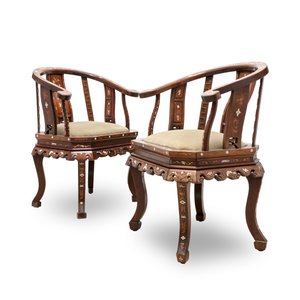 A pair of Chinese bone-inlaid hongmu chairs with dragons and phoenixes design, 20th C. — photo 2