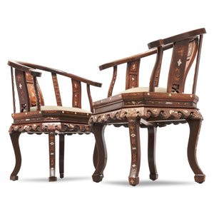 A pair of Chinese bone-inlaid hongmu chairs with dragons and phoenixes design, 20th C. — photo 7