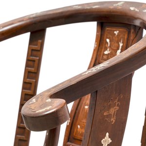 A pair of Chinese bone-inlaid hongmu chairs with dragons and phoenixes design, 20th C. — photo 8