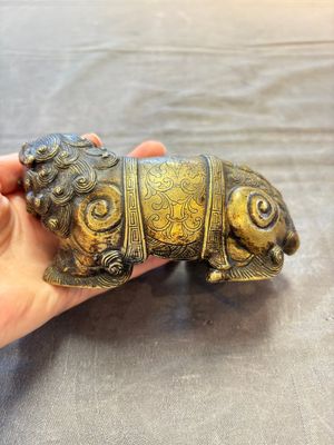 A pair of Chinese bronze Buddhist lions, 19/20th C. — foto 3
