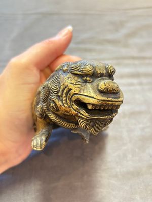 A pair of Chinese bronze Buddhist lions, 19/20th C. — foto 10