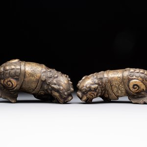 A pair of Chinese bronze Buddhist lions, 19/20th C. — foto 6