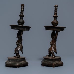 A pair of Chinese bronze candlesticks, Ming — photo 4