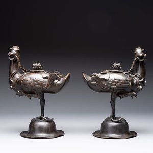 A pair of Chinese bronze duck-form censers, 17/18th C. — photo 1