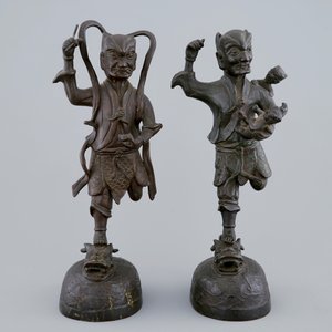 A pair of Chinese bronze mythological figures, Ming Dynasty — 照片 2