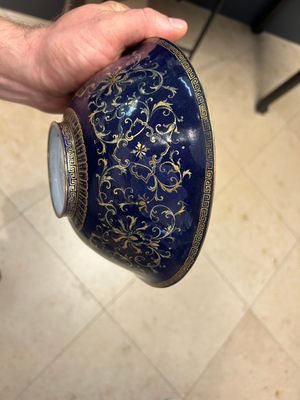 A pair of Chinese Canton enamel bowls and a pair of 'double-happiness' cups, Ruyi 如意 mark, Qianlong — photo 19