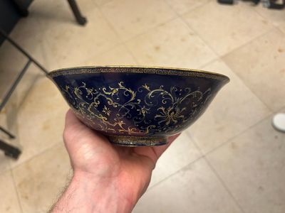 A pair of Chinese Canton enamel bowls and a pair of 'double-happiness' cups, Ruyi 如意 mark, Qianlong — photo 23