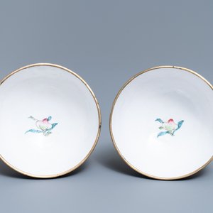 A pair of Chinese Canton enamel bowls with figures in a landscape, Yongzheng/Qianlong — photo 5