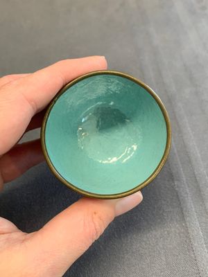 A pair of Chinese Canton enamel 'double happiness 囍' trembleuse cups and saucers, Qianlong/Jiaqing — 照片 14