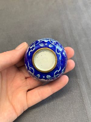 A pair of Chinese Canton enamel 'double happiness 囍' trembleuse cups and saucers, Qianlong/Jiaqing — 照片 15