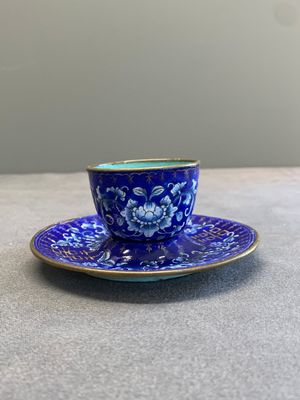 A pair of Chinese Canton enamel 'double happiness 囍' trembleuse cups and saucers, Qianlong/Jiaqing — 照片 2