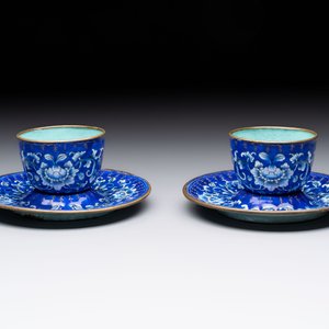 A pair of Chinese Canton enamel 'double happiness 囍' trembleuse cups and saucers, Qianlong/Jiaqing — 照片 2