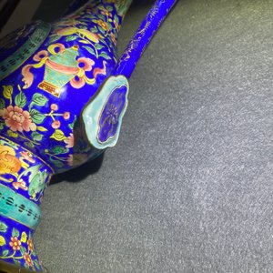 A pair of Chinese Canton enamel ewers for the Vietnamese market, 1st half 19th C. — photo 16