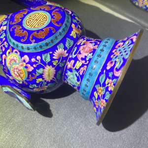 A pair of Chinese Canton enamel ewers for the Vietnamese market, 1st half 19th C. — photo 27