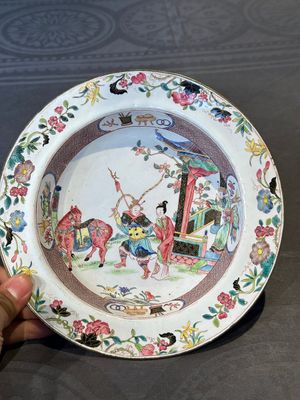 A pair of Chinese Canton enamel 'Fengyiting 鳳儀亭' plates, Yongzheng — foto 13