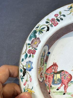 A pair of Chinese Canton enamel 'Fengyiting 鳳儀亭' plates, Yongzheng — foto 17