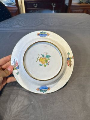 A pair of Chinese Canton enamel 'Fengyiting 鳳儀亭' plates, Yongzheng — foto 18