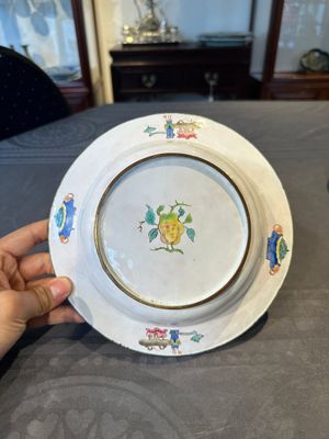 A pair of Chinese Canton enamel 'Fengyiting 鳳儀亭' plates, Yongzheng — foto 7